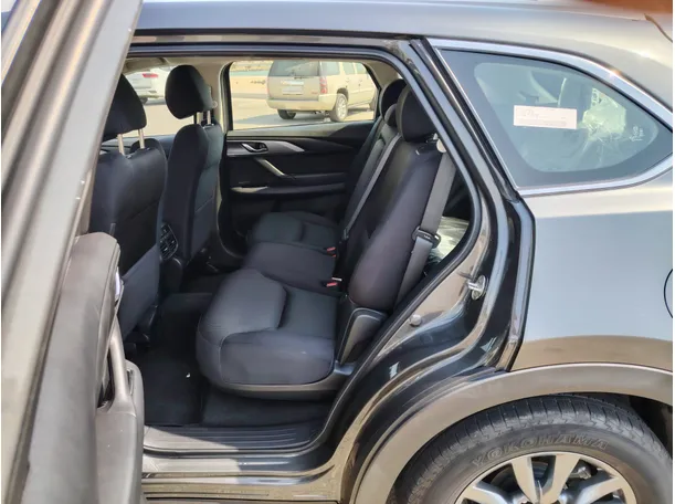 Car image 16