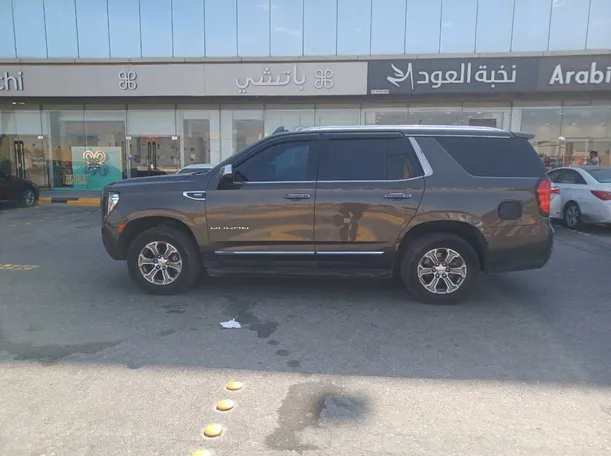 Car image 8