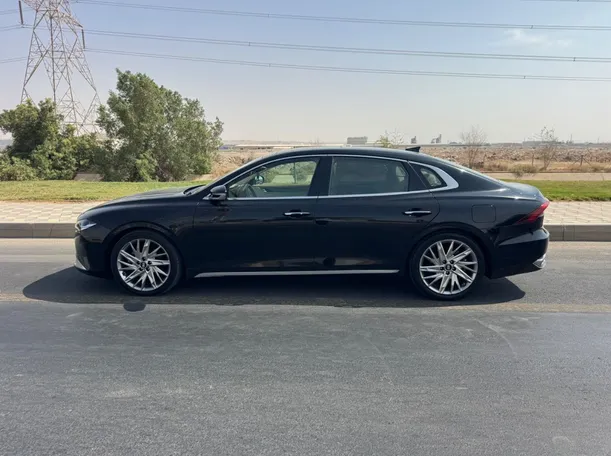 Car image 8