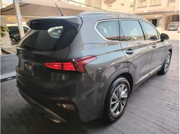Car image 5