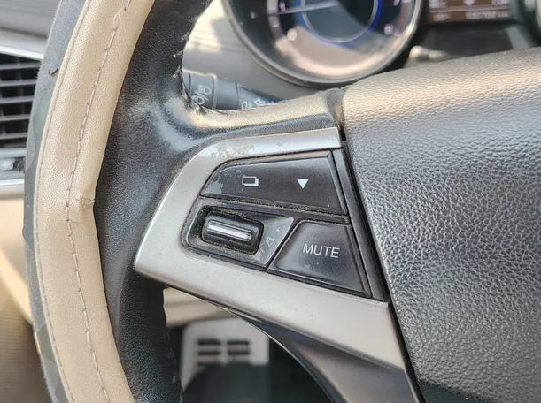 Car image 28