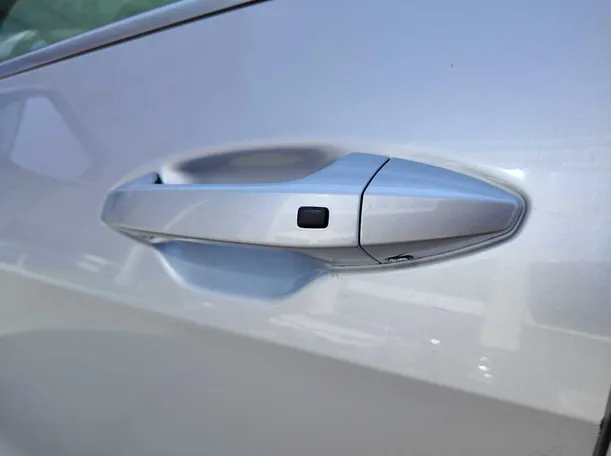 Car image 32