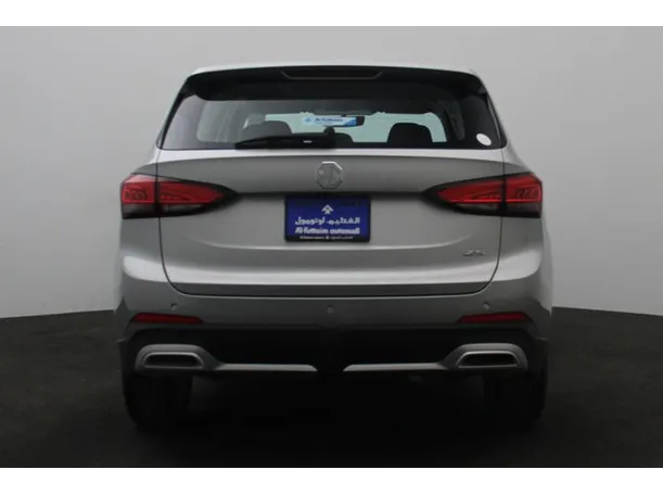 Car image 12