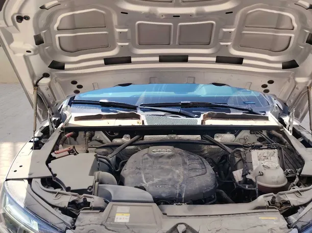 Car image 30