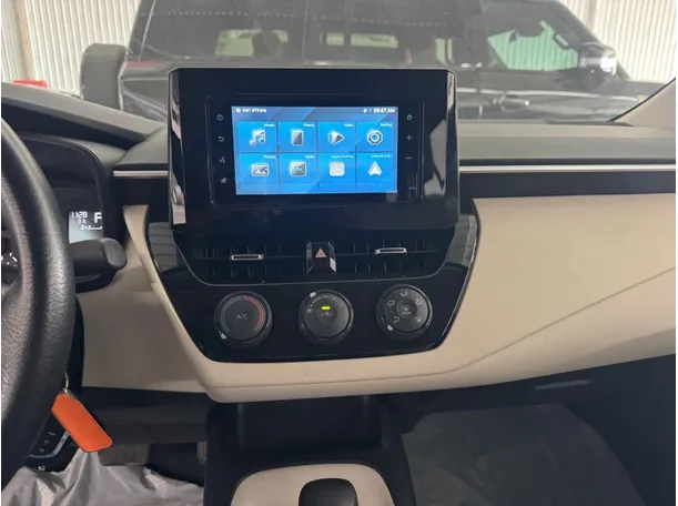 Car image 13