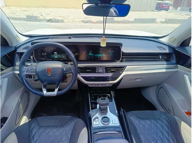 Car image 19