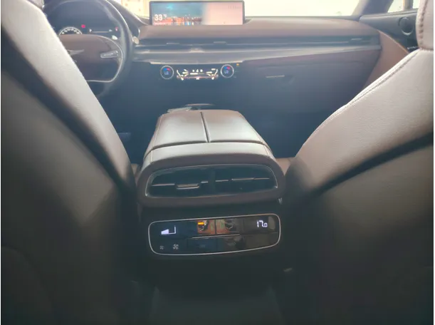Car image 29