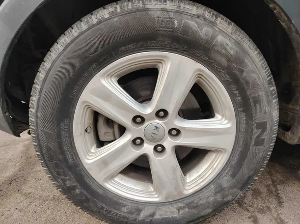 Car image 10