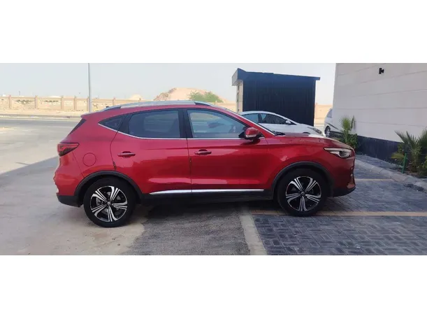Car image 4