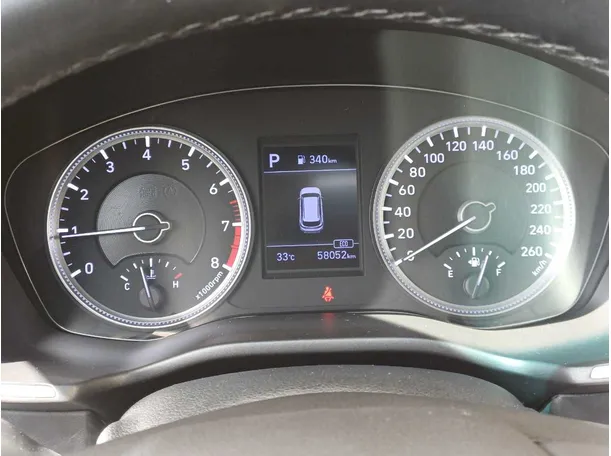 Car image 20