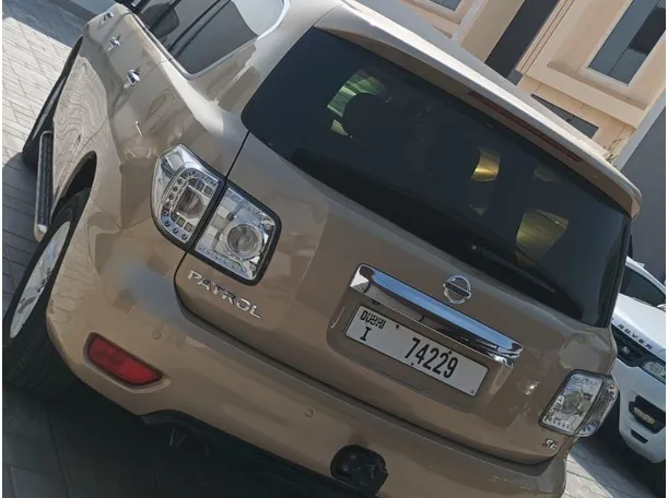 Car image 11