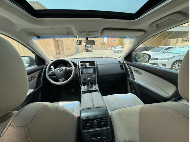 Car image 14