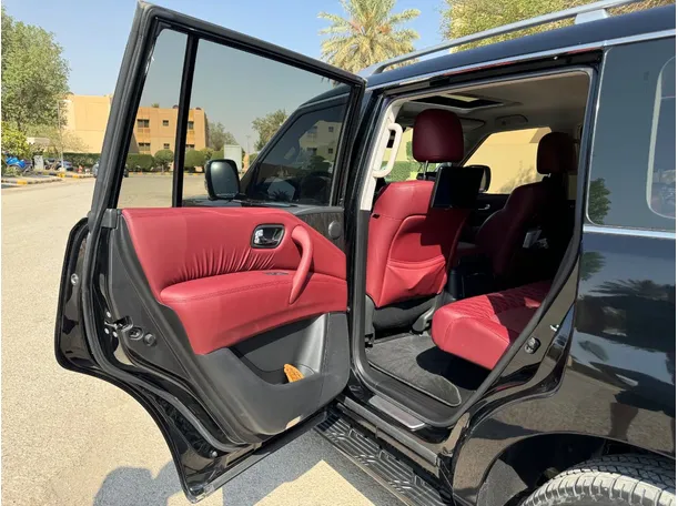 Car image 16