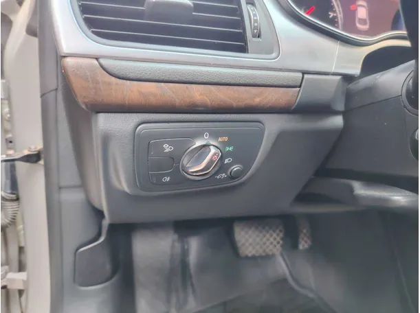 Car image 40