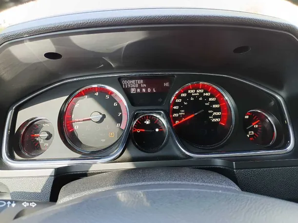 Car image 19