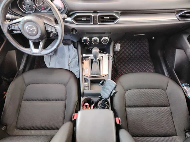 Car image 18