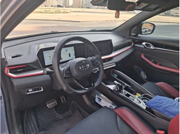 Car image 11