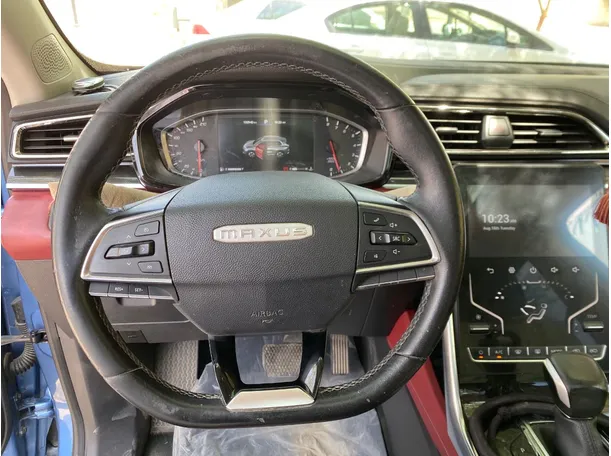 Car image 19