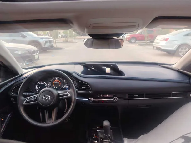 Car image 15