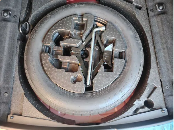 Car image 33