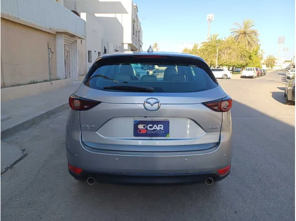 Car image 6