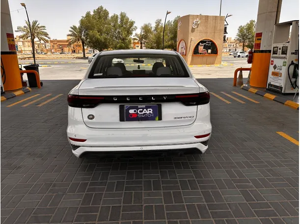 Car image 6