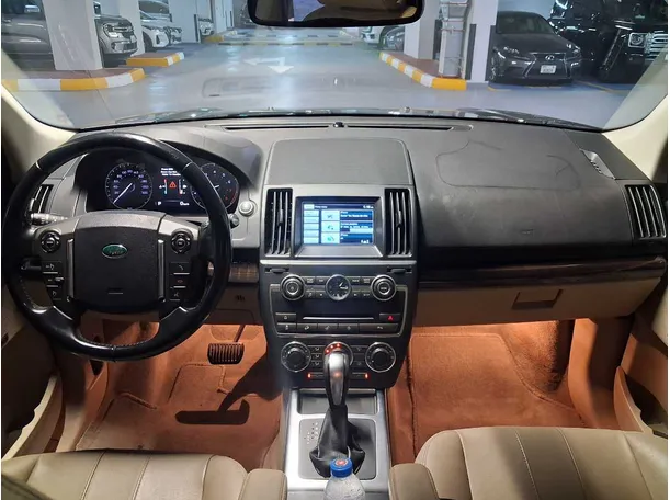Car image 15