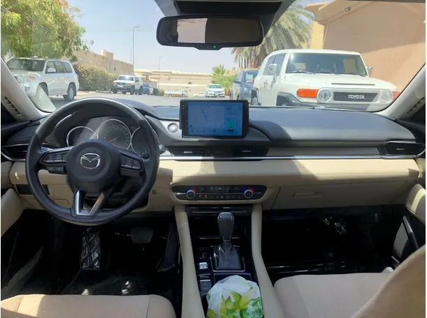 Car image 16