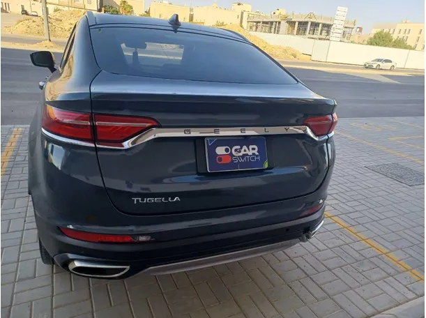 Car image 6