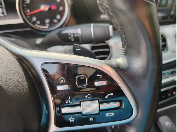 Car image 37