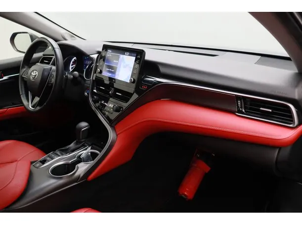 Car image 10
