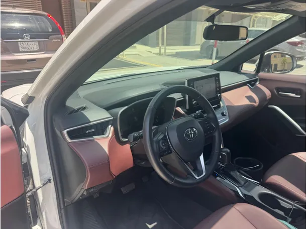 Car image 11