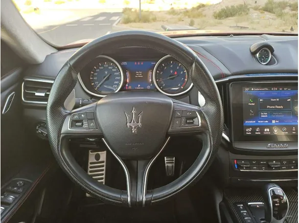 Car image 17