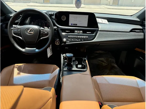 Car image 16