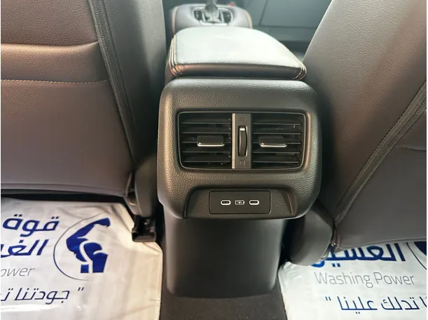 Car image 27