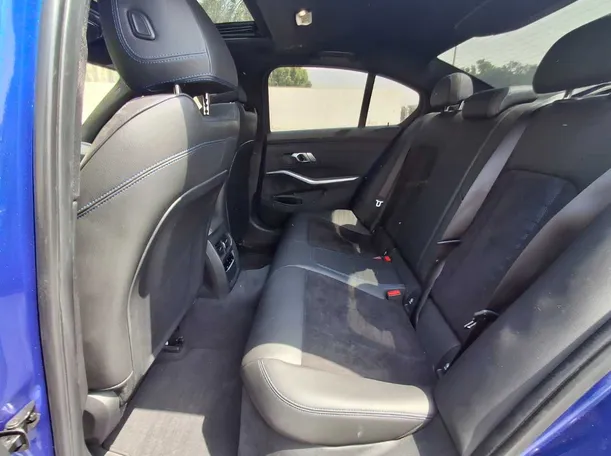Car image 13