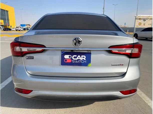 Car image 6