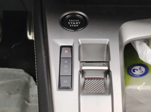 Car image 18