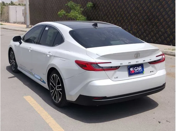 Car image 7
