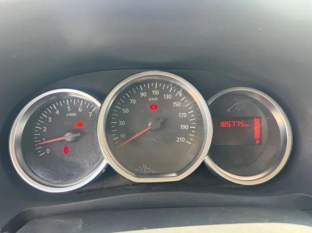 Car image 17