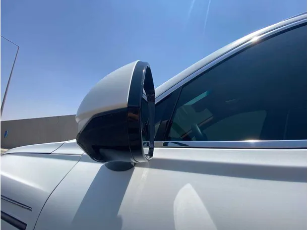 Car image 33