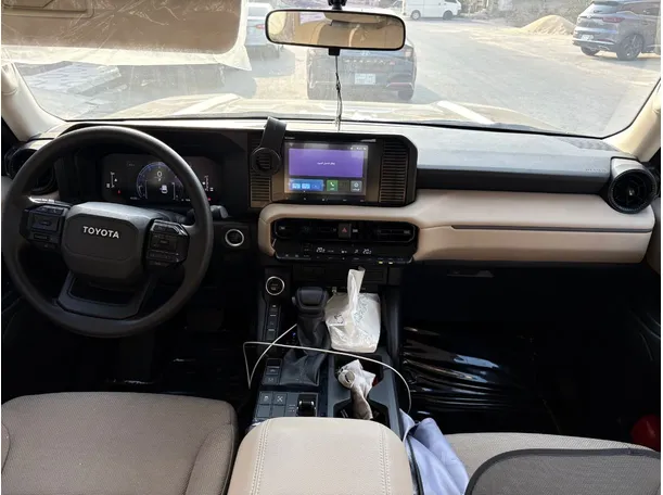 Car image 18