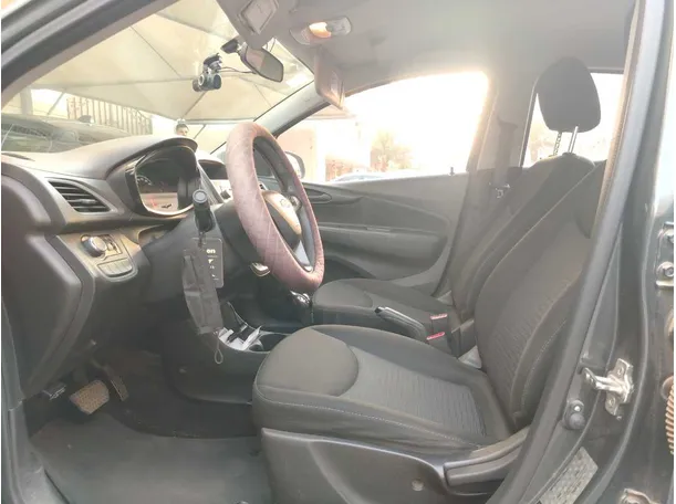 Car image 13