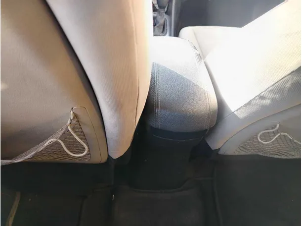 Car image 27