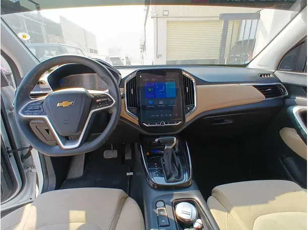 Car image 15