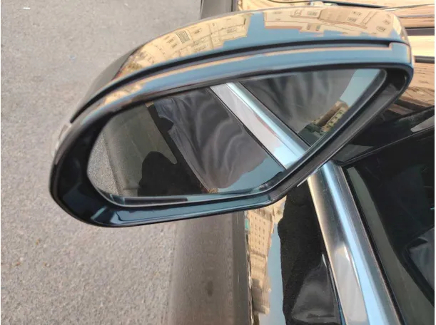 Car image 32