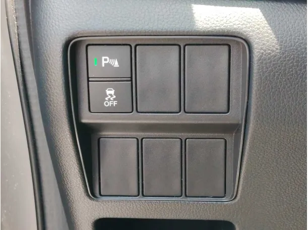 Car image 32