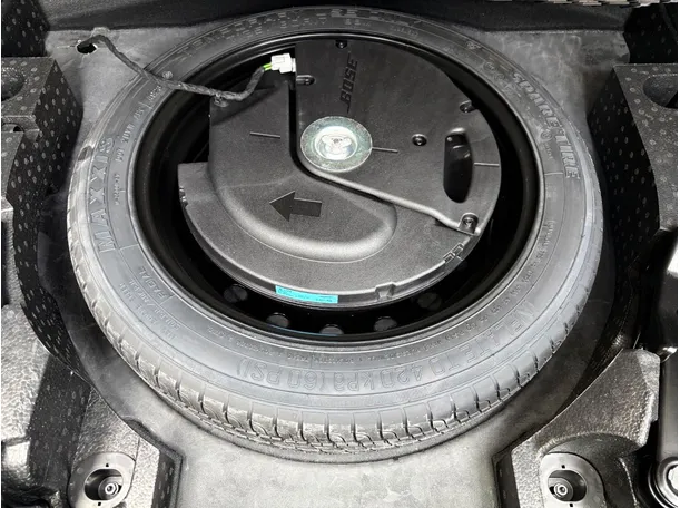 Car image 27