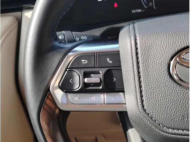 Car image 37