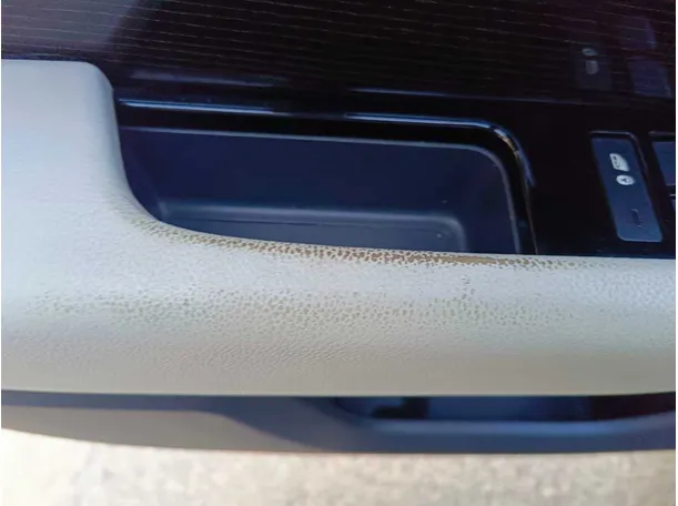 Car image 32